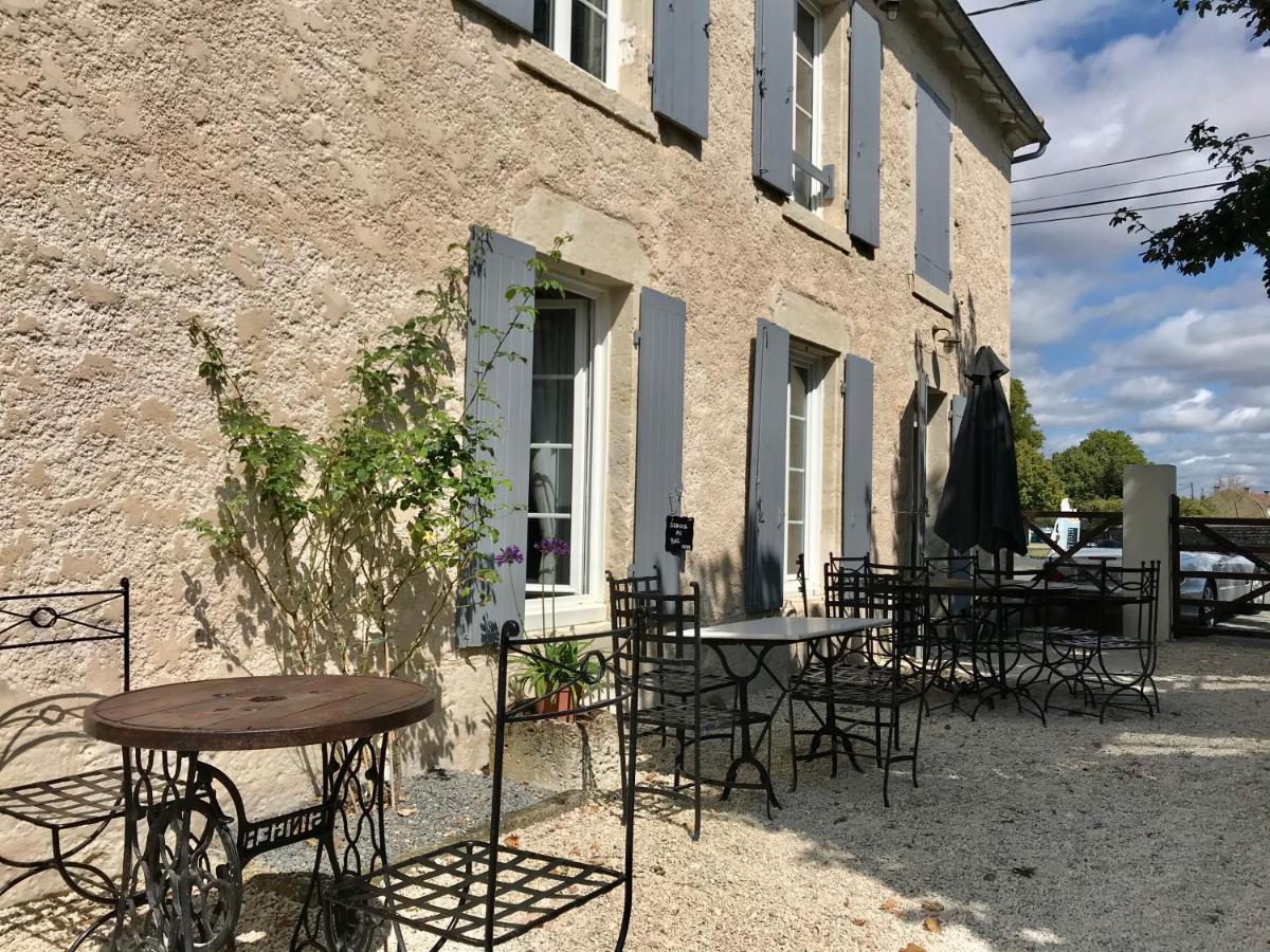 オルネー Le Relais D'Aulnay Bed & Breakfast エクステリア 写真