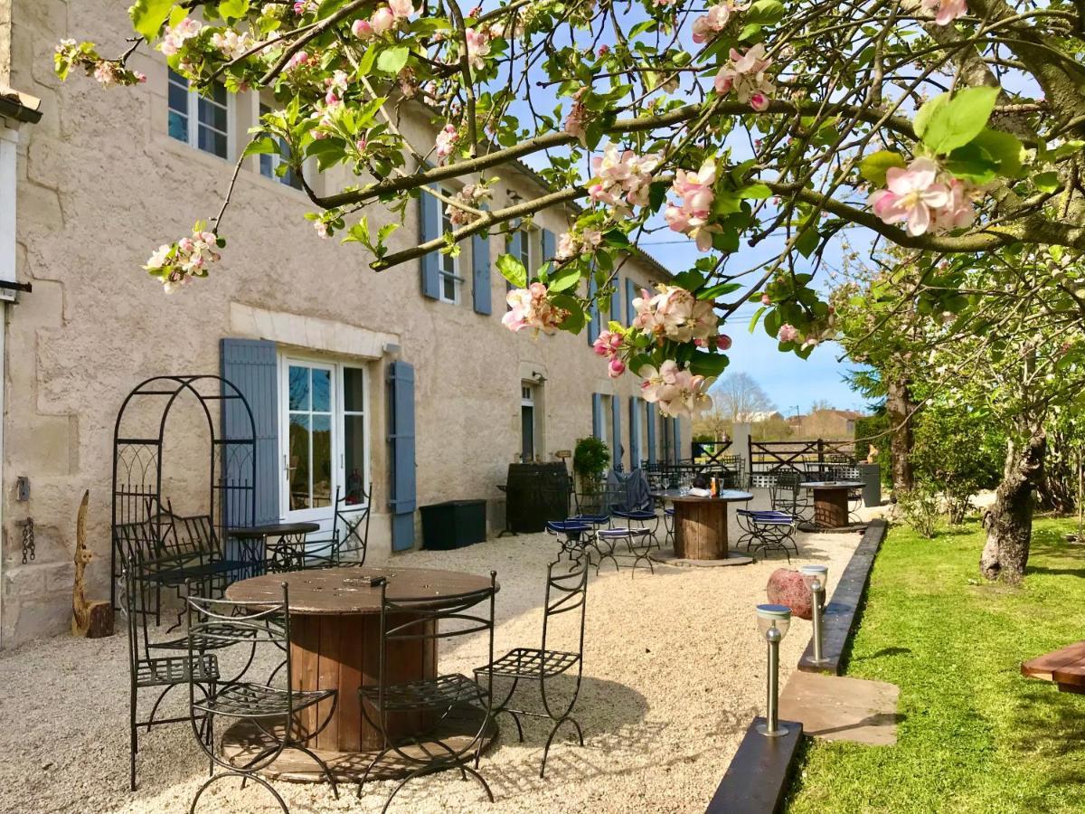 オルネー Le Relais D'Aulnay Bed & Breakfast エクステリア 写真